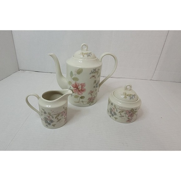 Dinnerware Set Shalimar by Mikasa - 43 Pieces - Picture 3 of 8